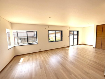 【居間・リビング】 | 三重郡菰野町大字福村　4SLDK | ＬＤＫ