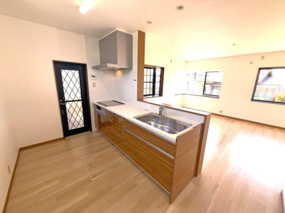 【キッチン】 | 三重郡菰野町大字福村　4SLDK