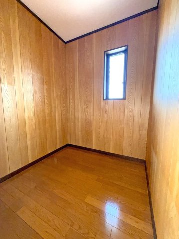 【収納】 | 三重郡菰野町大字福村　4SLDK | 納戸