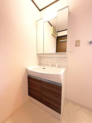 【洗面所】 | 三重郡菰野町大字福村　4SLDK | 洗面