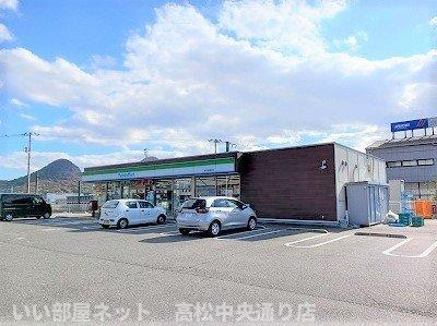 【周辺】 | アスランリバーウエストＡ | ファミリーマート国分店さんまで1300m