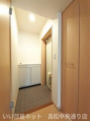 【玄関】 | ディアコート　木太