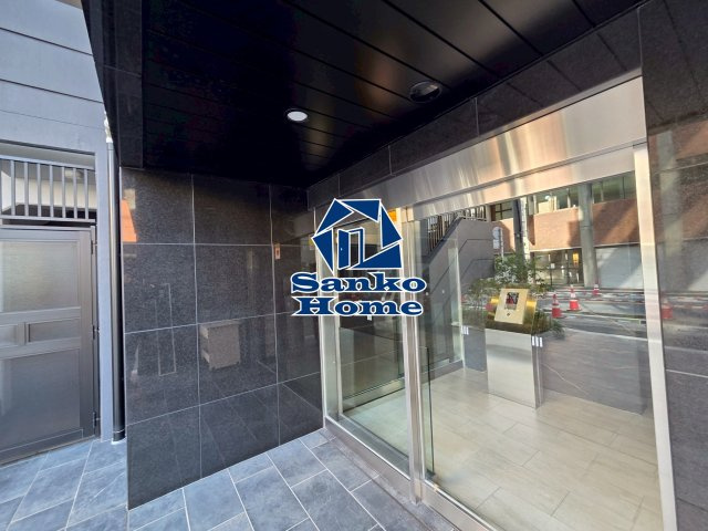 プレサンスブルーム浅草のエントランス