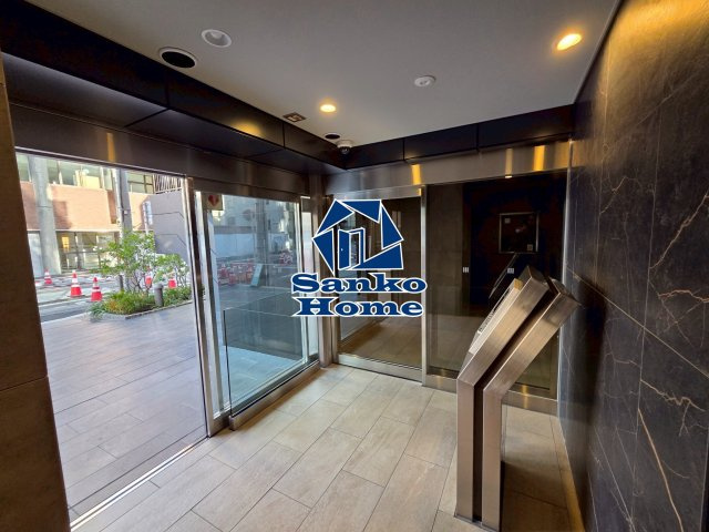 プレサンスブルーム浅草のエントランス