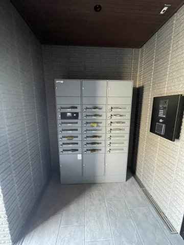 アノイエ　東棟のエントランス