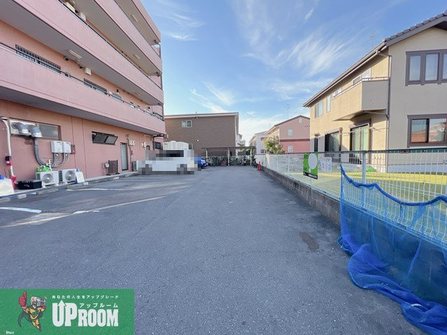 アベニューY.A.Nの駐車場