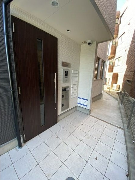 ジュネス桜駅前のエントランス