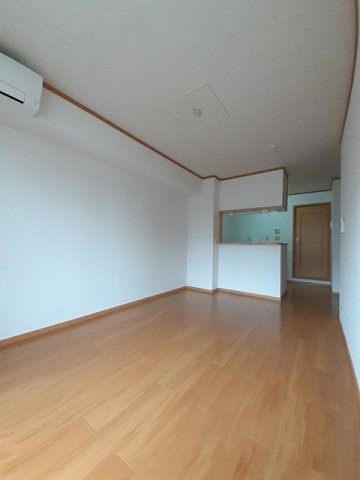 サンシャインスクエアの居間・リビング