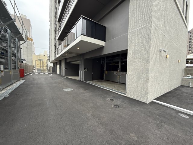 レーベン姫路本町の駐車場