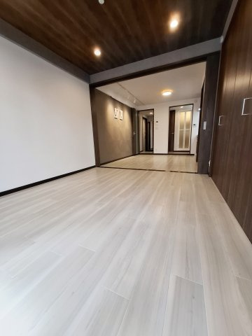 グラントゥール西宮北口の洋室
