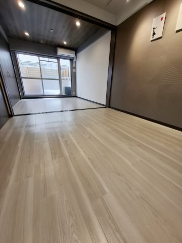 グラントゥール西宮北口の居間・リビング