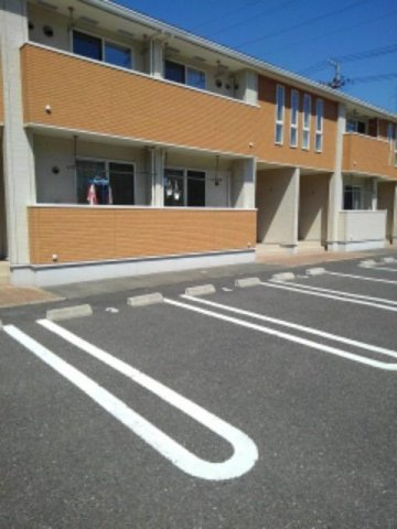 サンリット・ハーモニーＣの駐車場