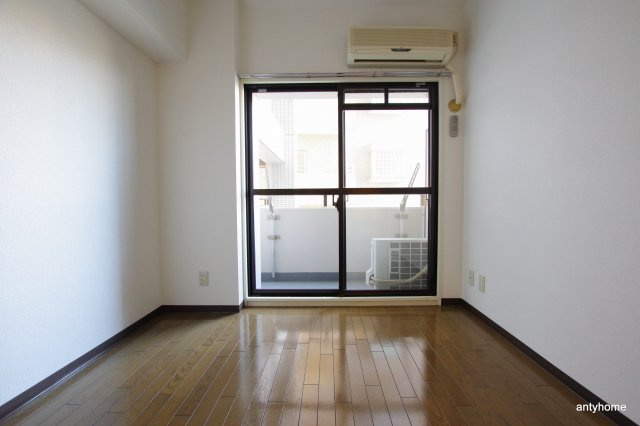 トーカン東淀川キャステール　仲介手数料無料の居間・リビング