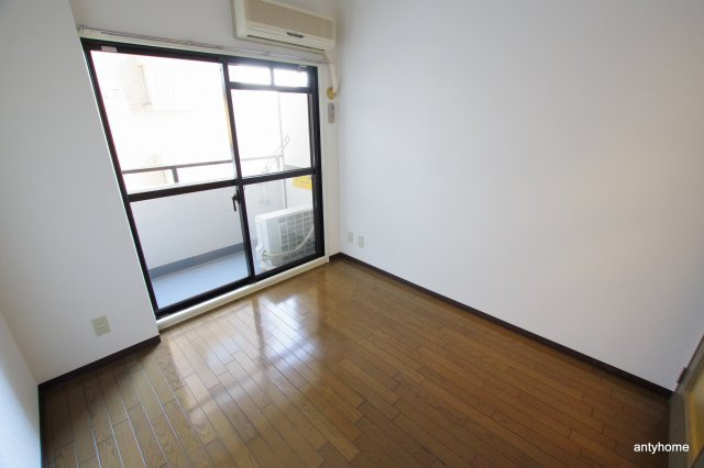 トーカン東淀川キャステール　仲介手数料無料の居間・リビング