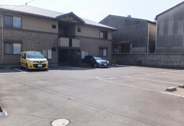 コンフォール花園　Ａの駐車場