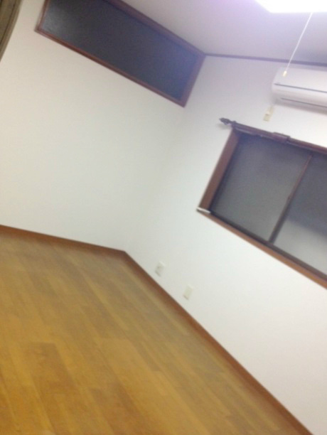 新蒲田戸建の居間・リビング|洋室