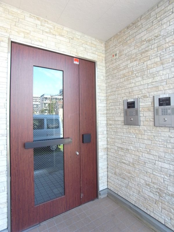 リブリ・みやびのエントランス