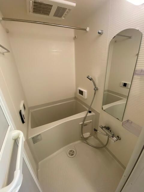 ラプロバンスドゥ五反野壱番館の浴室