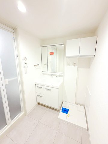 横浜東本郷マンションの独立洗面台