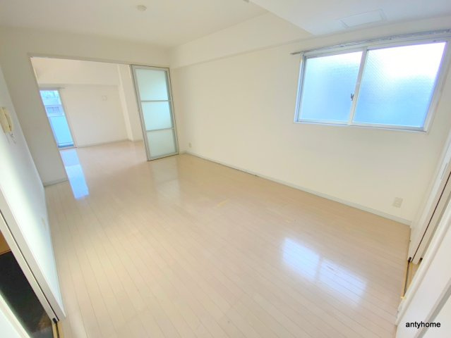 クレオキタホリエ　仲介手数料無料の居間・リビング