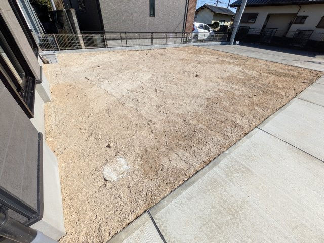 水戸市堀町25期　新築戸建て　2号棟の庭