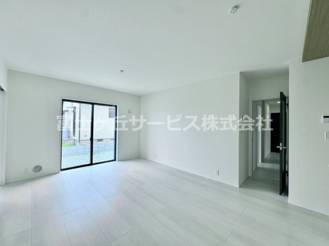 【居間・リビング】 | 豊橋市梅薮町 新築一戸建て | おしゃれなリビングです