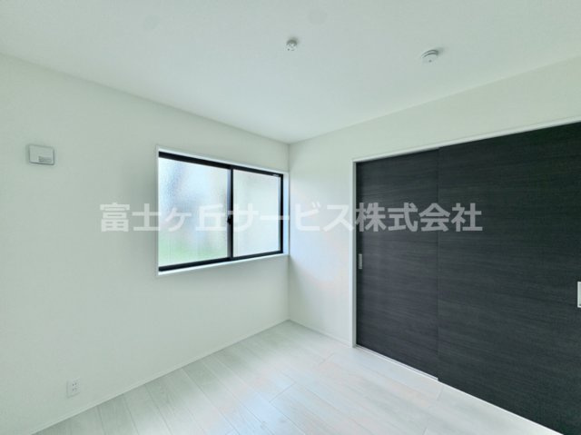 【洋室】 | 豊橋市梅薮町 新築一戸建て | 個人の部屋や寝室として使える洋室です