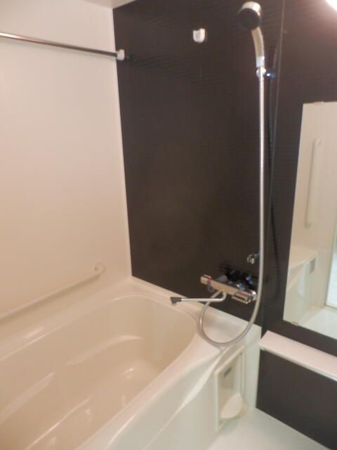 ユリカロゼＡＺ志村坂上の浴室