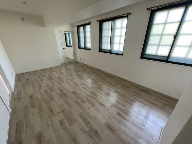22番館の居間・リビング