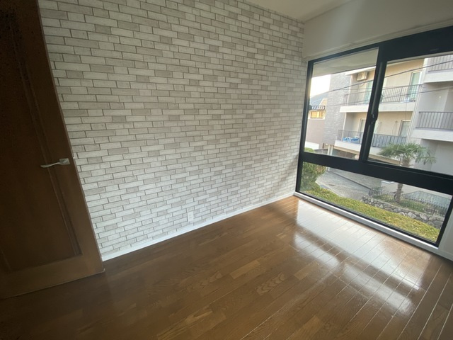 ロイヤル山芦屋の居間・リビング