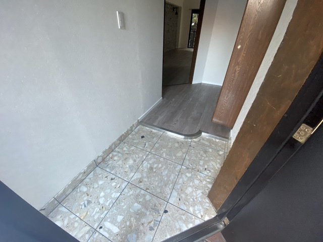 ロイヤル山芦屋の玄関