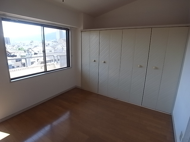 リッジヴィラ魚崎の洋室