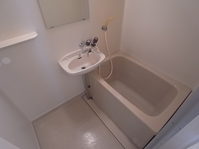 リッジヴィラ魚崎の浴室