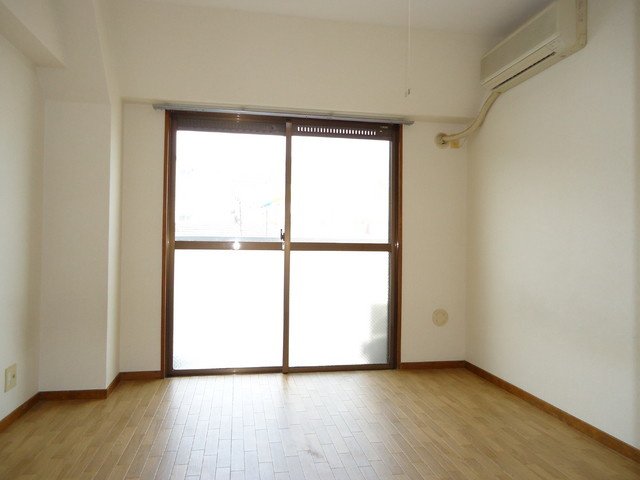 ポプリ六甲の居間・リビング