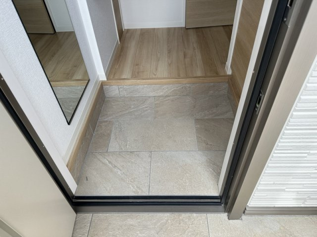 シャーメゾン土山西の玄関