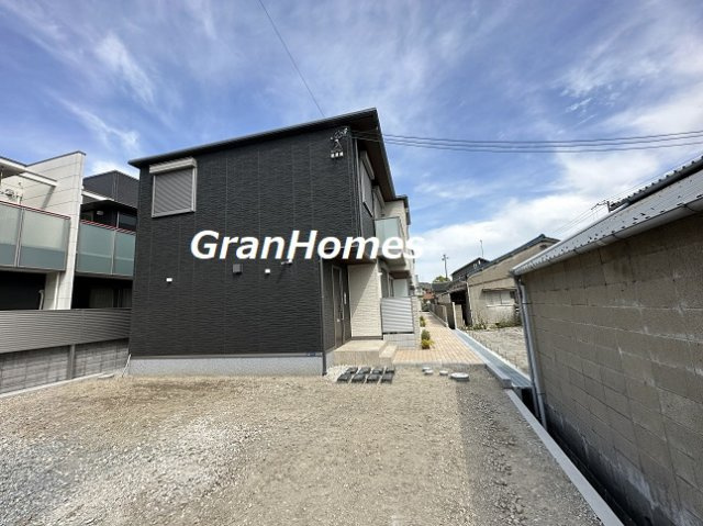 シャーメゾン土山西の外観