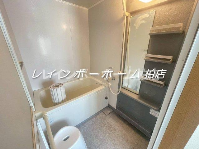 松戸市幸谷のアパートの浴室|日々の暮らしに欠かせないお風呂です