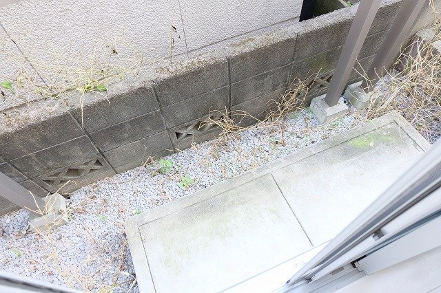 スプリングベイのバルコニー|写真は同建物の別部屋を参考に掲載しております。