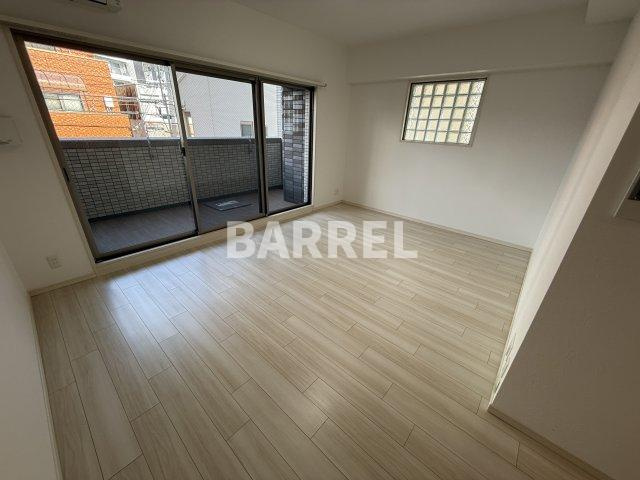 豊中市岡上の町２丁目の賃貸マンションの居間・リビング