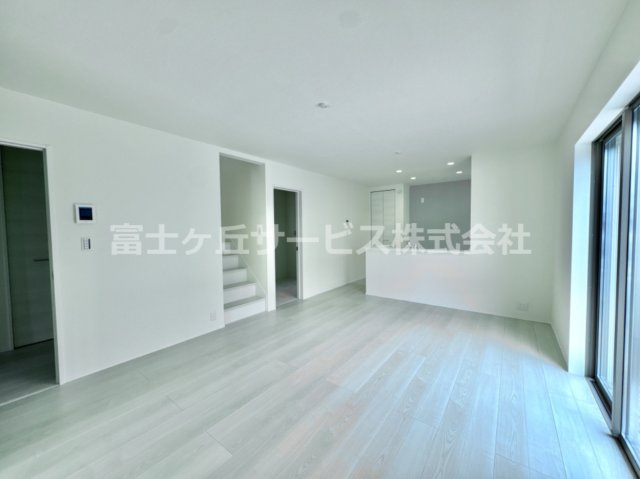 【居間・リビング】 | 豊橋市馬見塚町 59期 新築一戸建て 1号棟 | ゆったり過ごせるリビングです