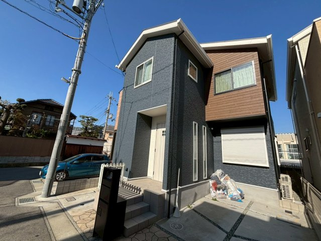 伊丹市伊丹5丁目戸建の外観