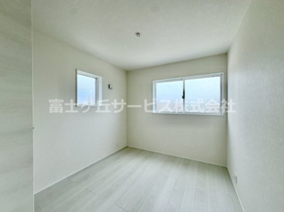 【洋室】 | 豊橋市馬見塚町 59期 新築一戸建て 5号棟 | 明るい洋室です