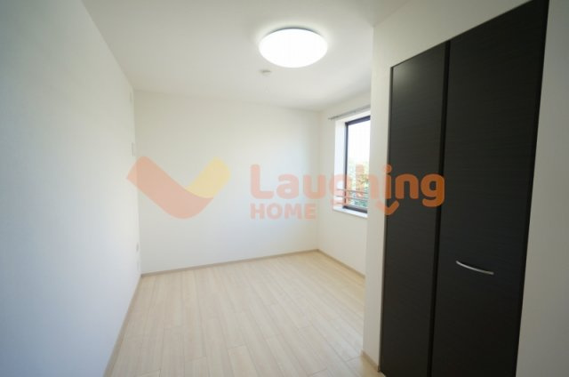 エルグランドパティオ参番館の寝室|広くて明るい寝室※同シリーズの写真です