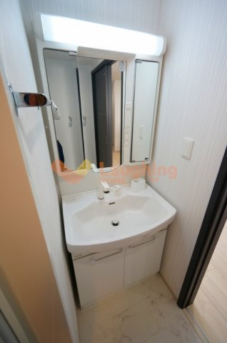 エルグランドパティオ参番館の洗面所|スペースが確保できる洗面所です※同シリーズの写真です