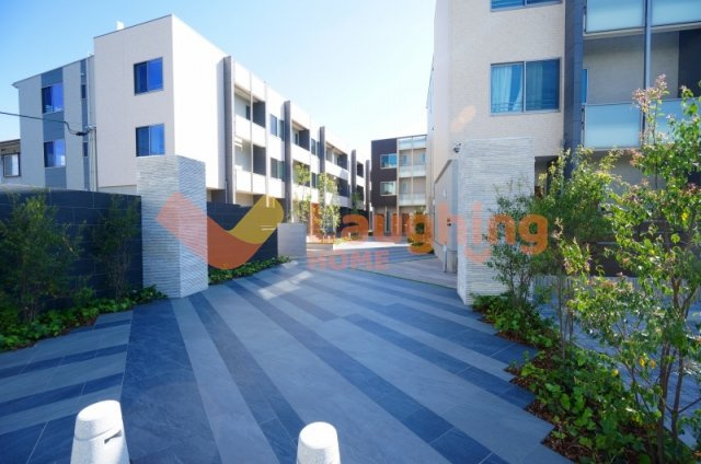 エルグランドパティオ参番館のエントランス