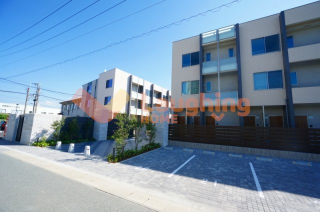 エルグランドパティオ参番館の駐車場