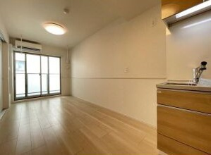 SALENAの居間・リビング