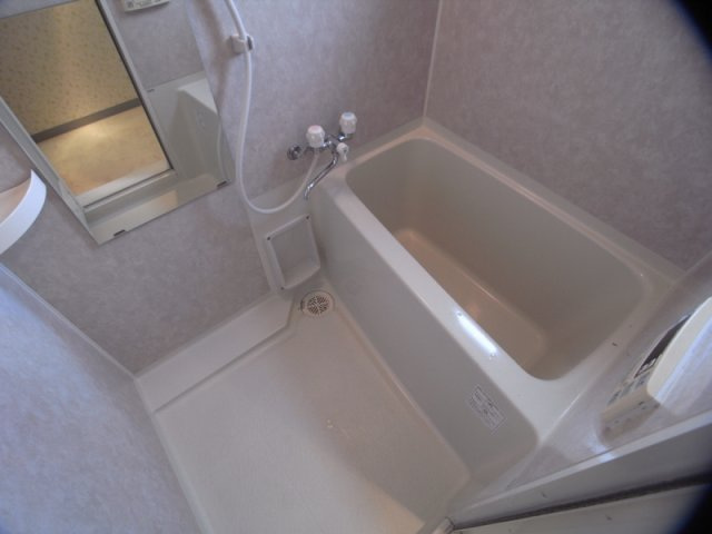 エスペランサ灘駅前の浴室