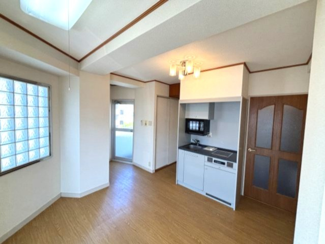 ヒルズ六甲の居間・リビング