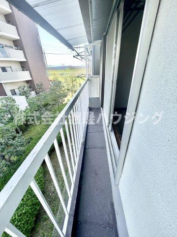 長吉長原西4丁目貸家のバルコニー